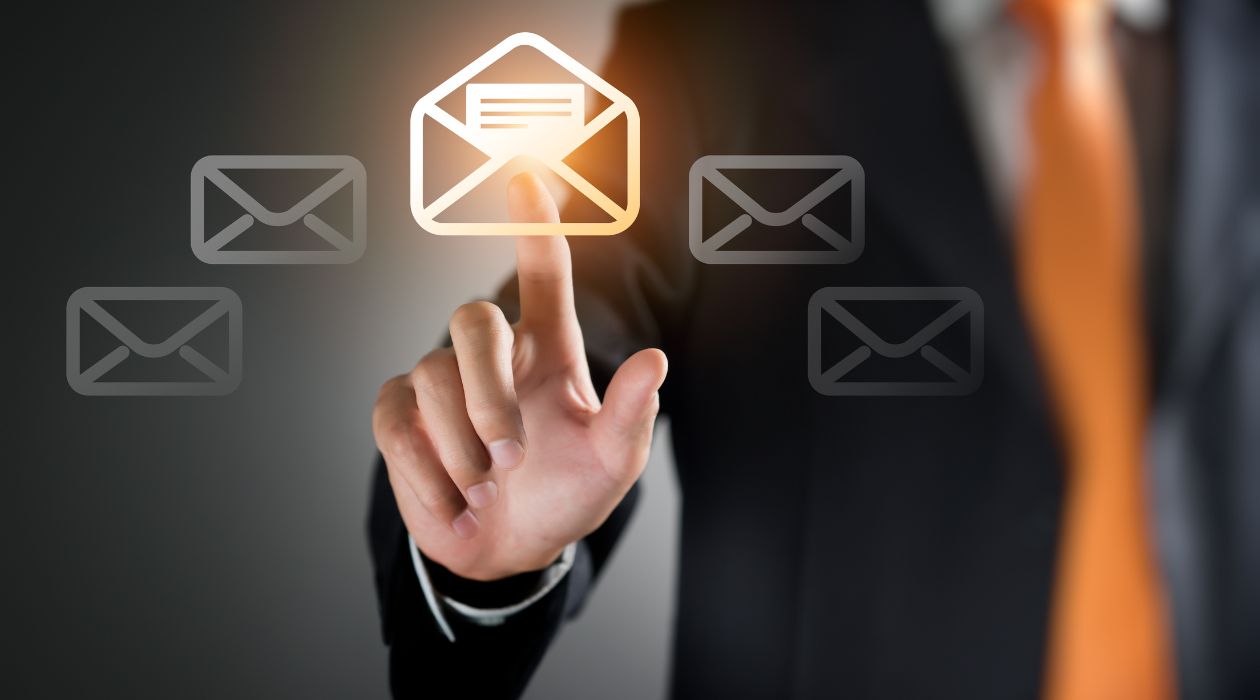List of 13 Best Email Finders for Finding Contacts (2023)