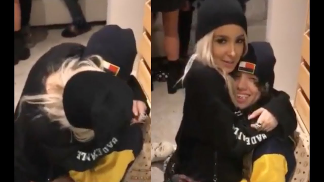 Bella Thorne Tana Mongeau Kiss